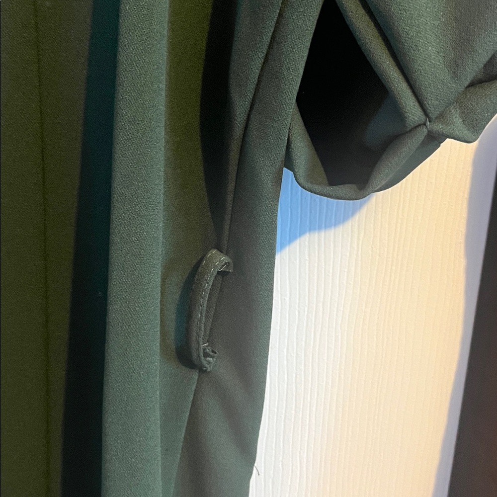 Cute green dress - Picture 3 of 6